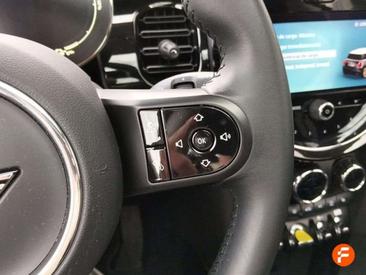 Mini Cooper SE Cooper — photo 15