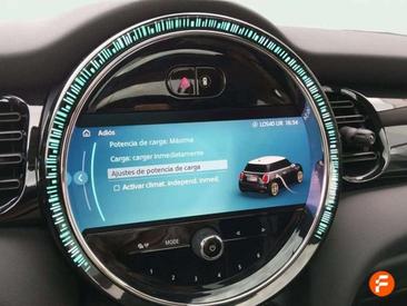 Mini Cooper SE Cooper — photo 16