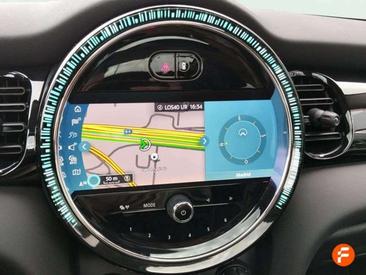 Mini Cooper SE Cooper — photo 17