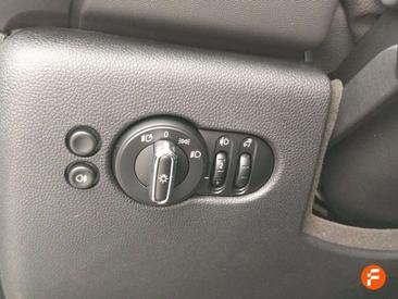 Mini Cooper SE Cooper — photo 22