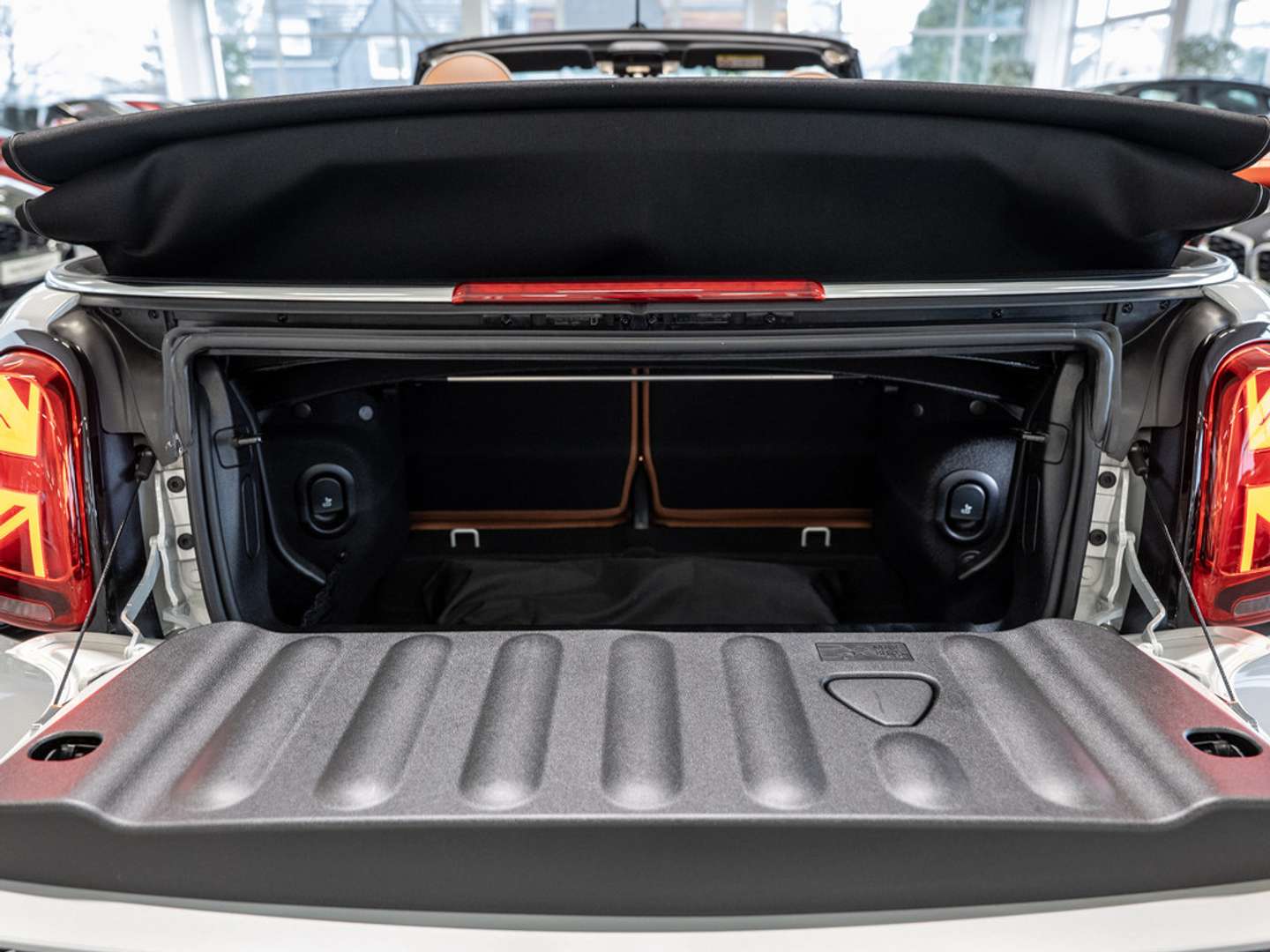 Mini Cabrio Classic John Cooper Works - 2022 - Joinsteer - #10