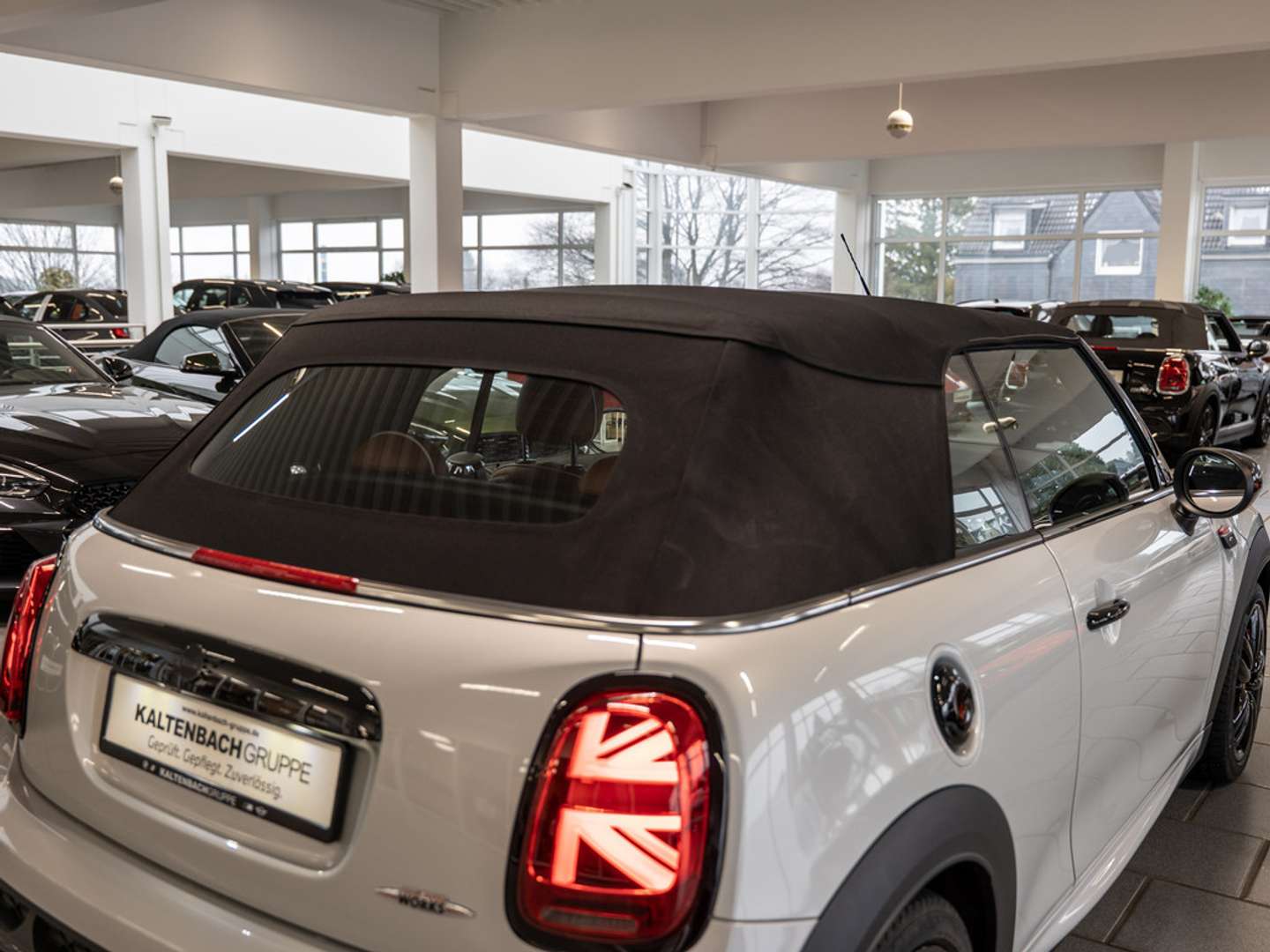 Mini Cabrio Classic John Cooper Works - 2022 - Joinsteer - #25