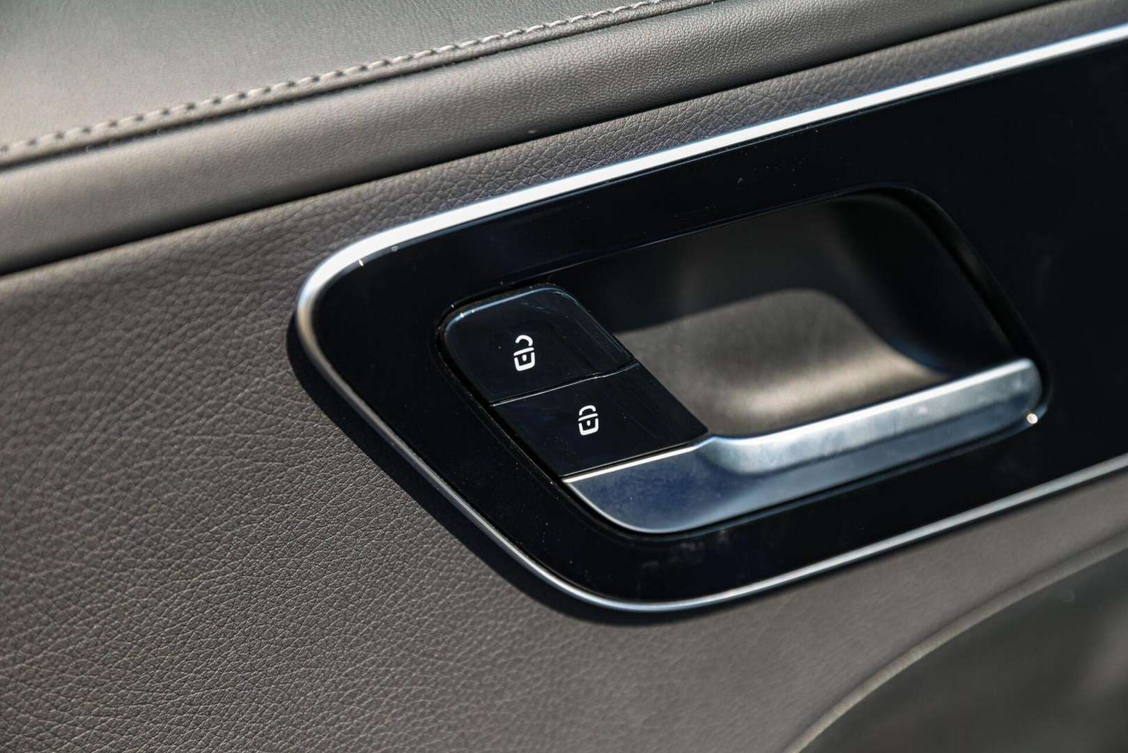 Mercedes Classe C 300 E 300 AMG Line - 2024 - Joinsteer - #24