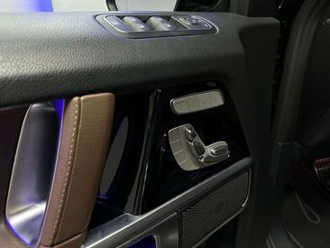 Mercedes Classe G AMG LINE 400D — photo 14