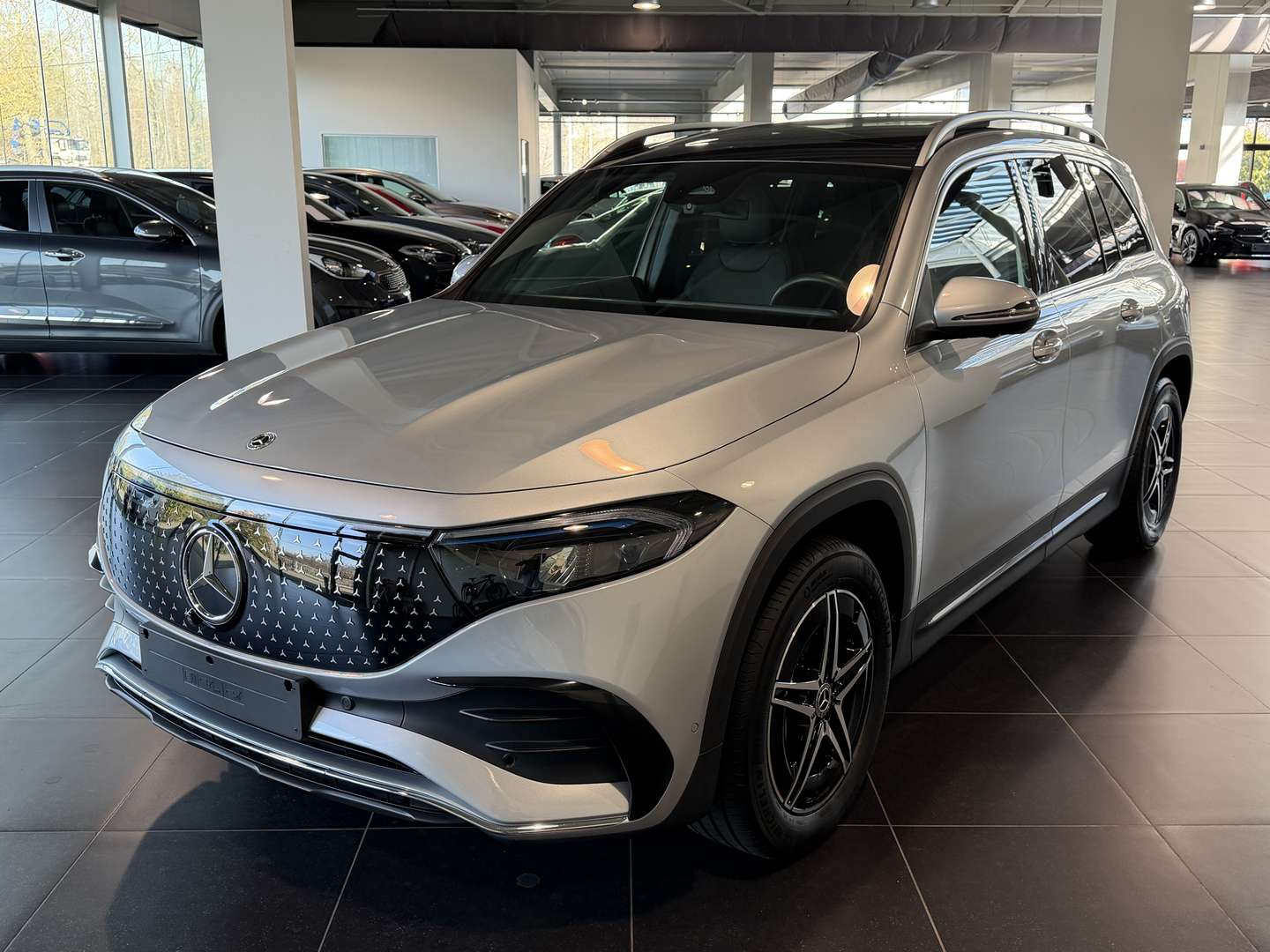 Mercedes EQB 300 Night Edition - 2024 - Joinsteer - #1