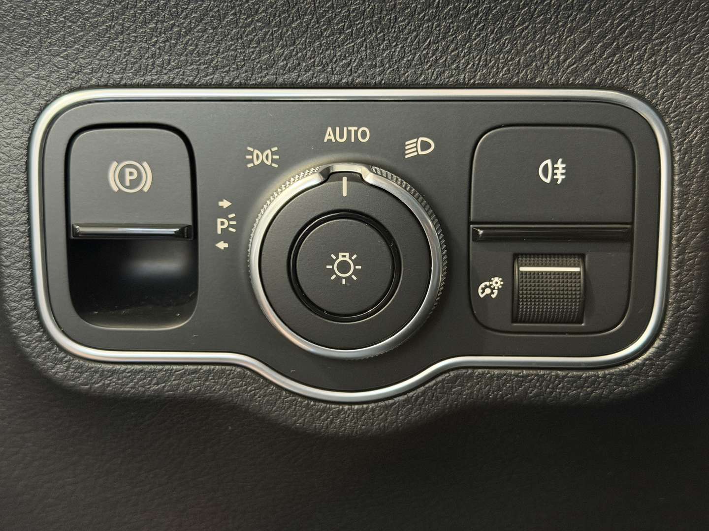 Mercedes EQB 300 Night Edition - 2024 - Joinsteer - #29