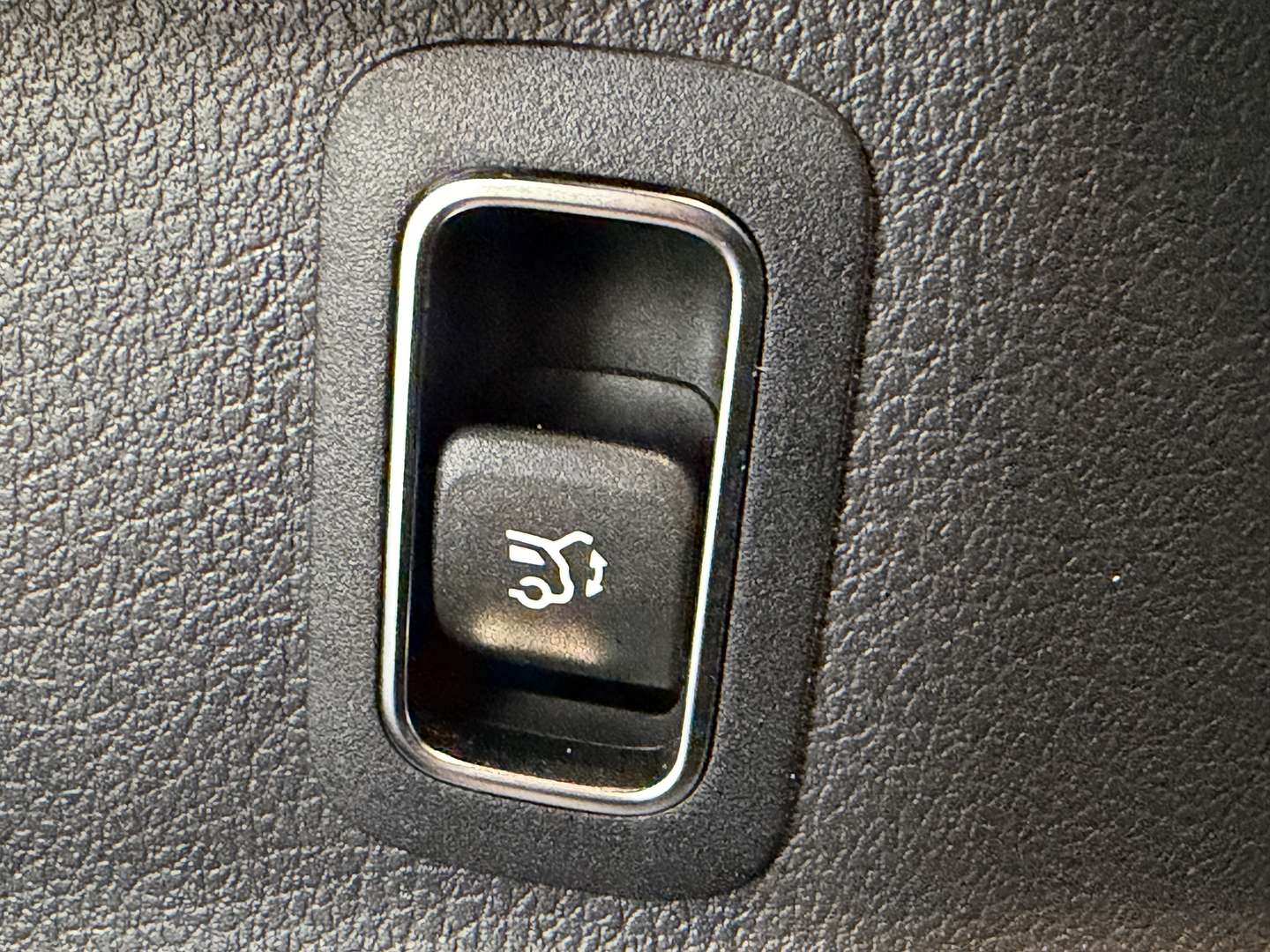 Mercedes EQB 300 Night Edition - 2024 - Joinsteer - #31