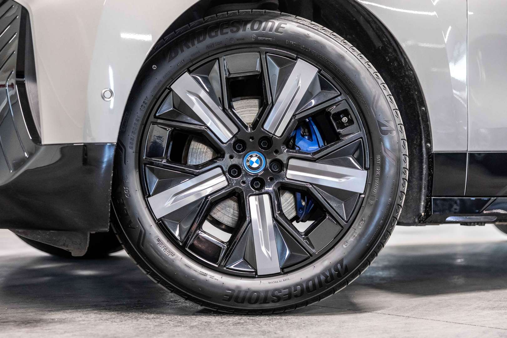 BMW IX Sport XDrive40 - 2024 - Joinsteer - #6