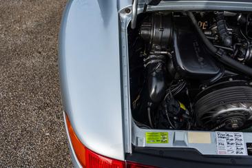 Porsche 993 Carrera 2 — photo 15