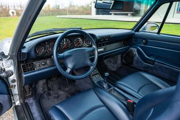 Porsche 993 Carrera 2 — photo 21