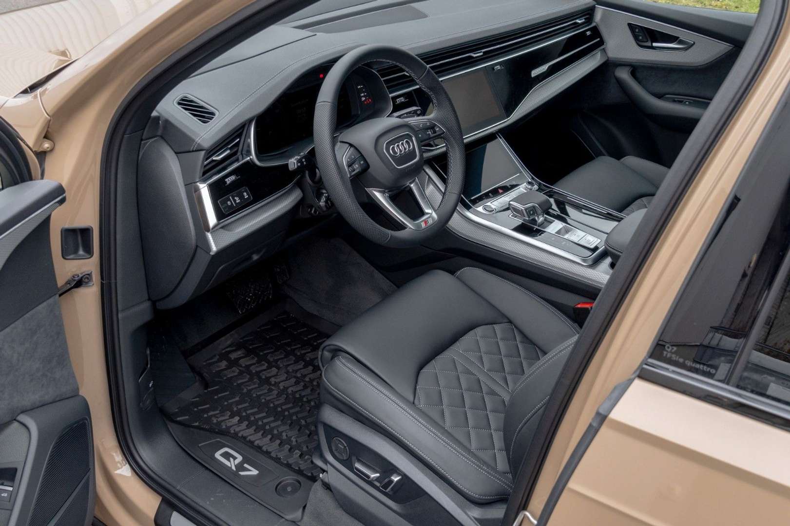 Audi Q7 S Line 60 TFSIe - 2025 - Joinsteer - #11