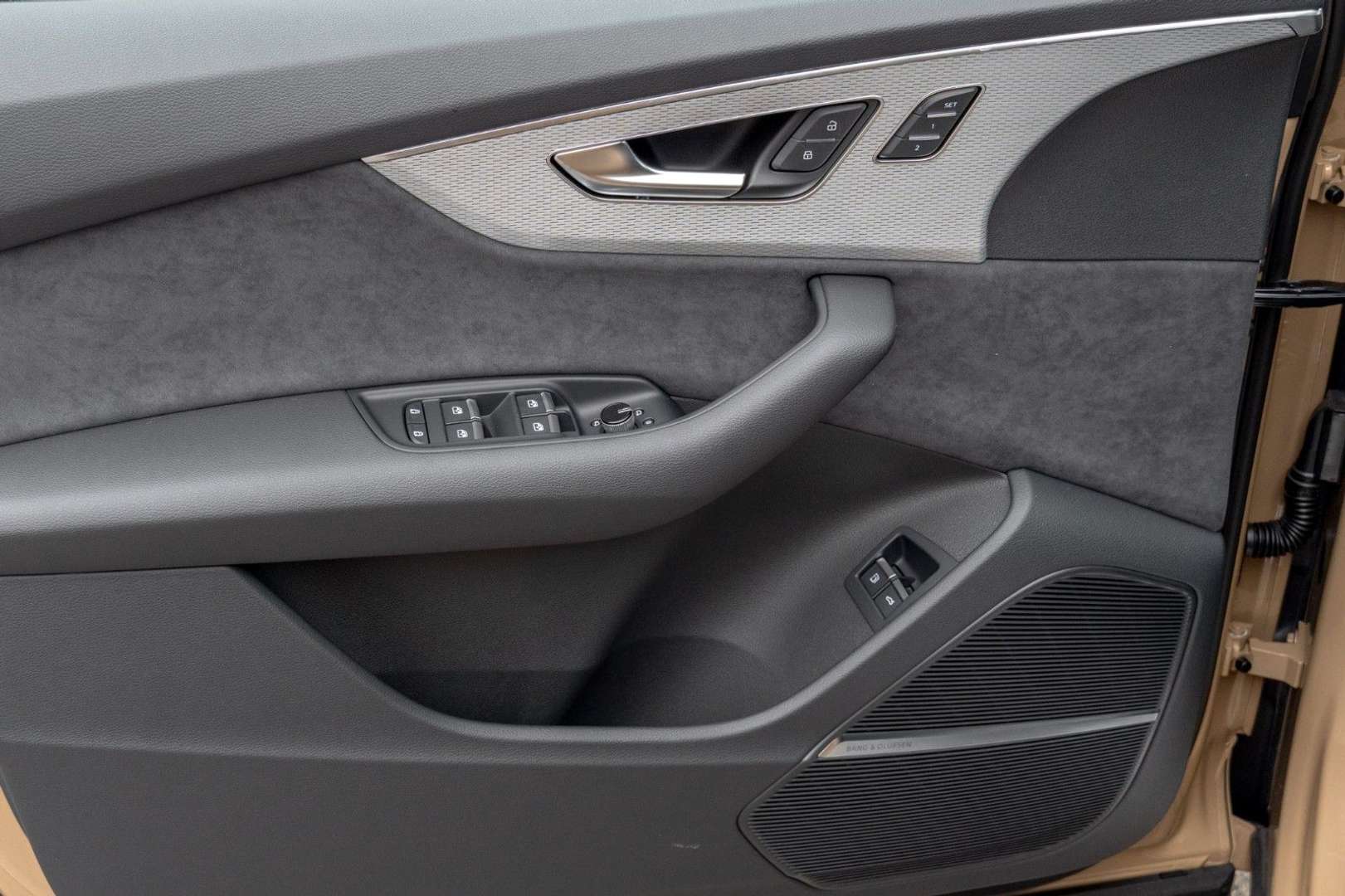 Audi Q7 S Line 60 TFSIe - 2025 - Joinsteer - #23