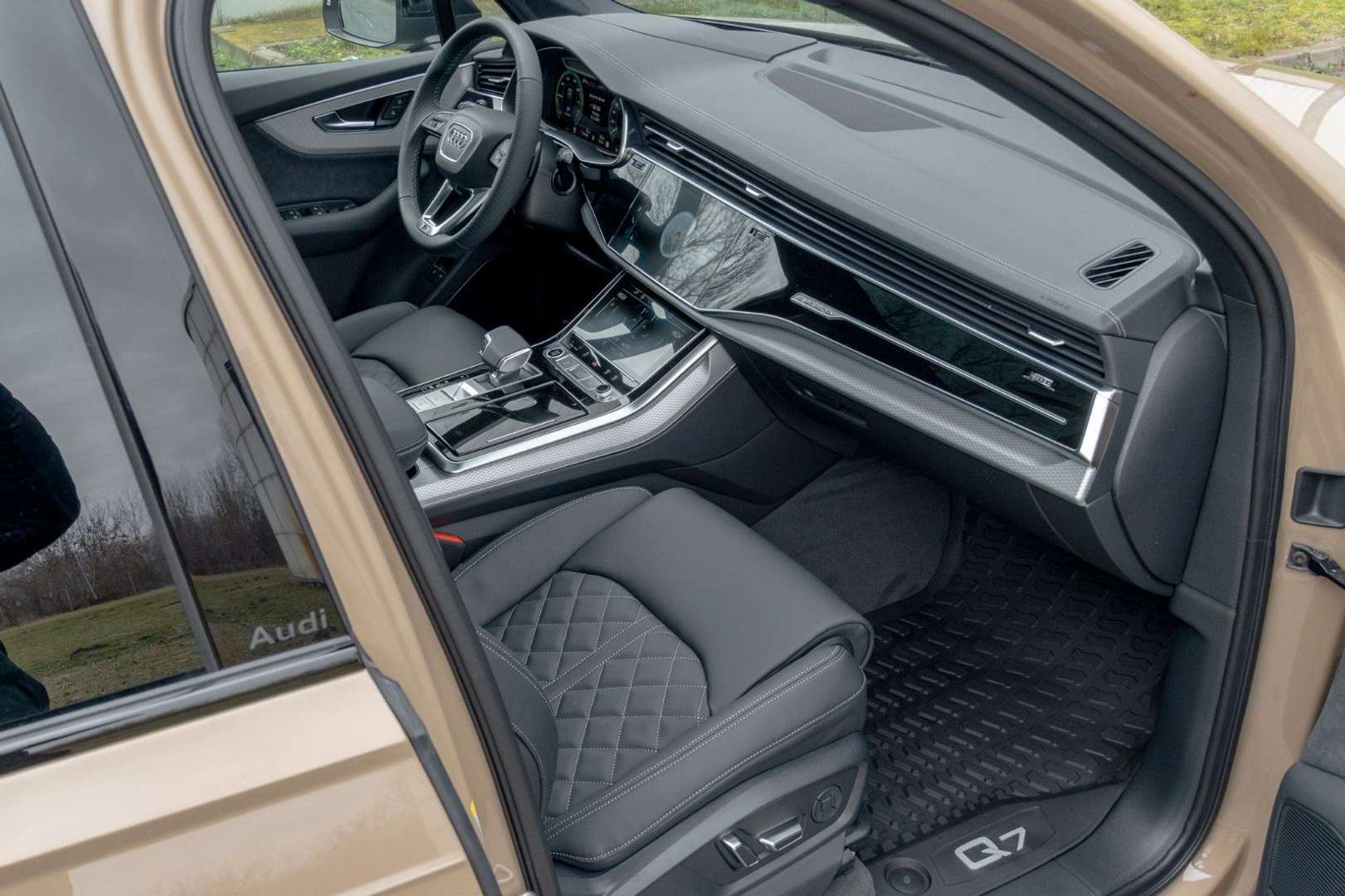 Audi Q7 S Line 60 TFSIe - 2025 - Joinsteer - #28