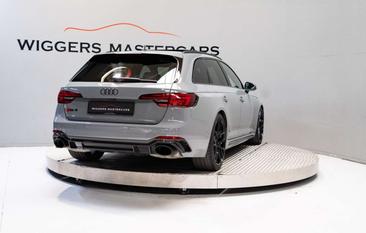 Audi RS4 450 TFSI — photo 12