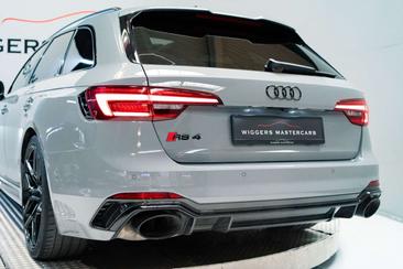 Audi RS4 450 TFSI — photo 19