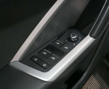 Audi Q3 35 TFSI — photo 19