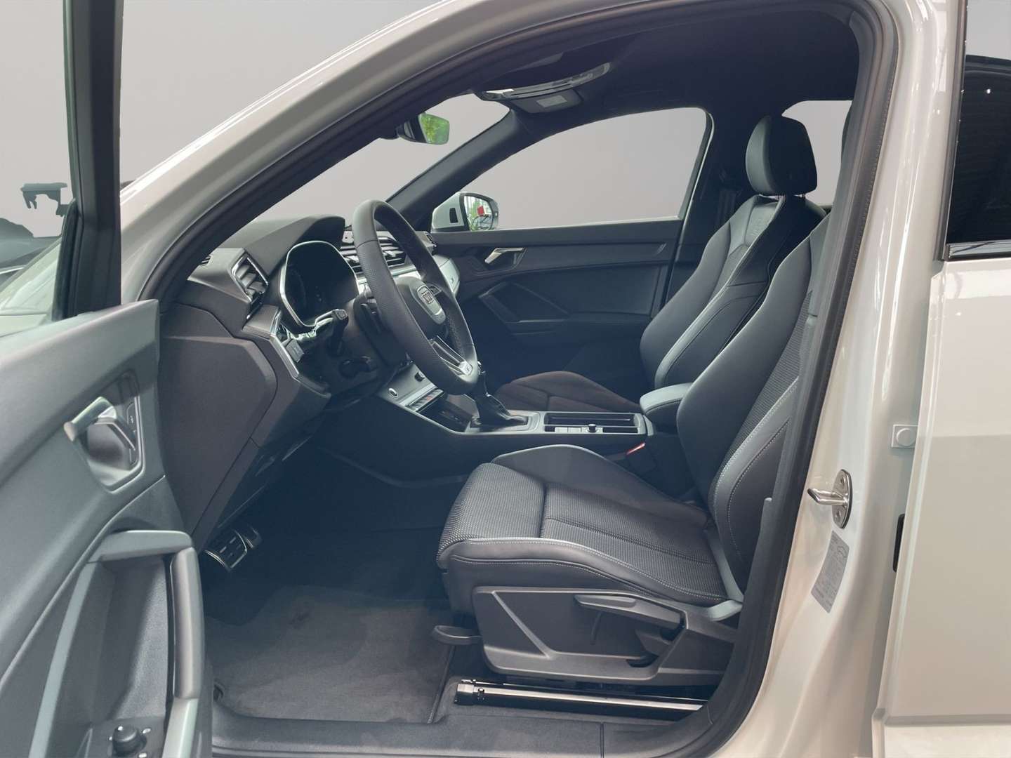 Audi Q3 S Line 35 TFSI - 2025 - Joinsteer - #8