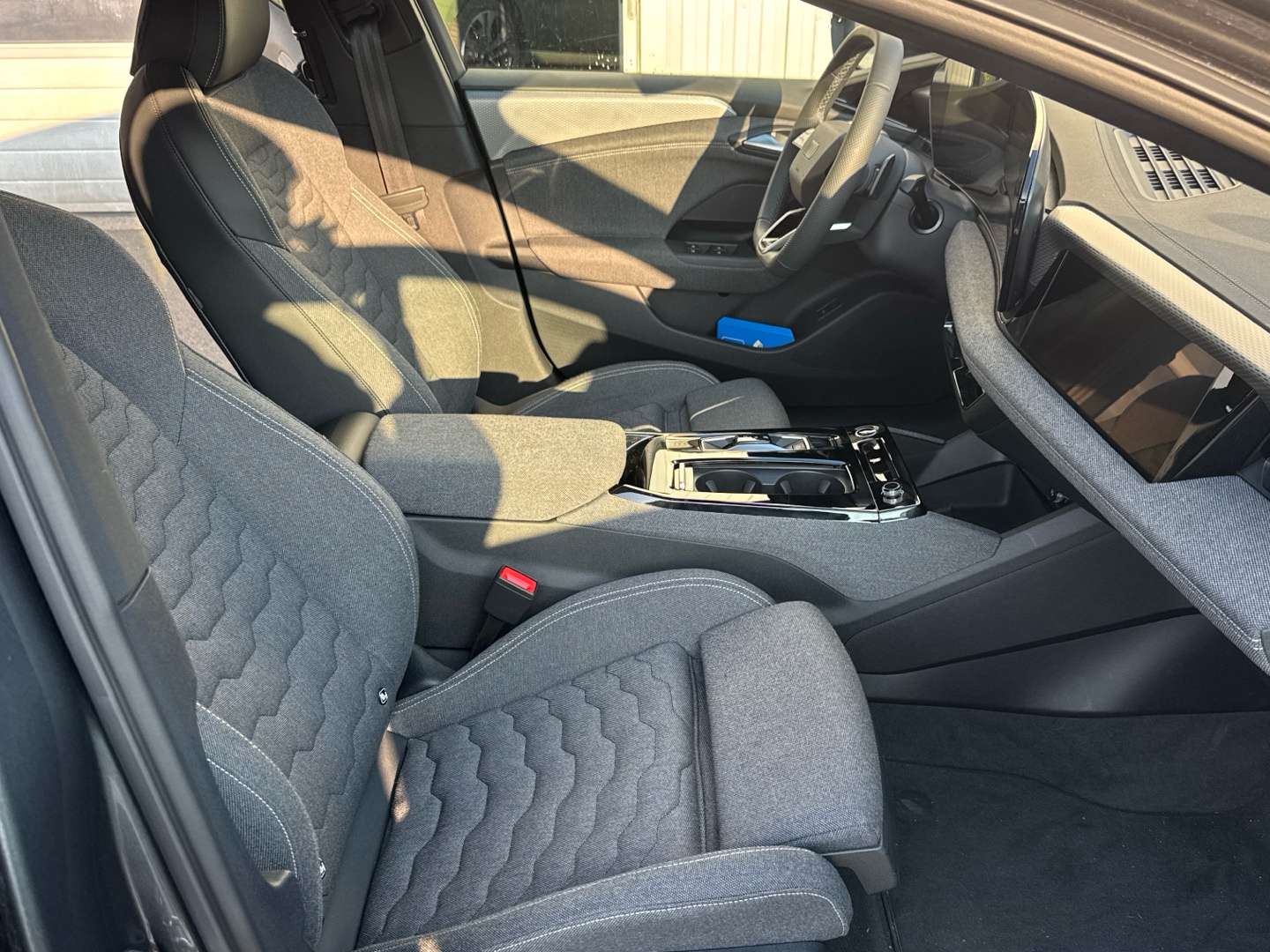 Audi A6 E-tron Sportback Digitales Cockpit - 2025 - Joinsteer - #9