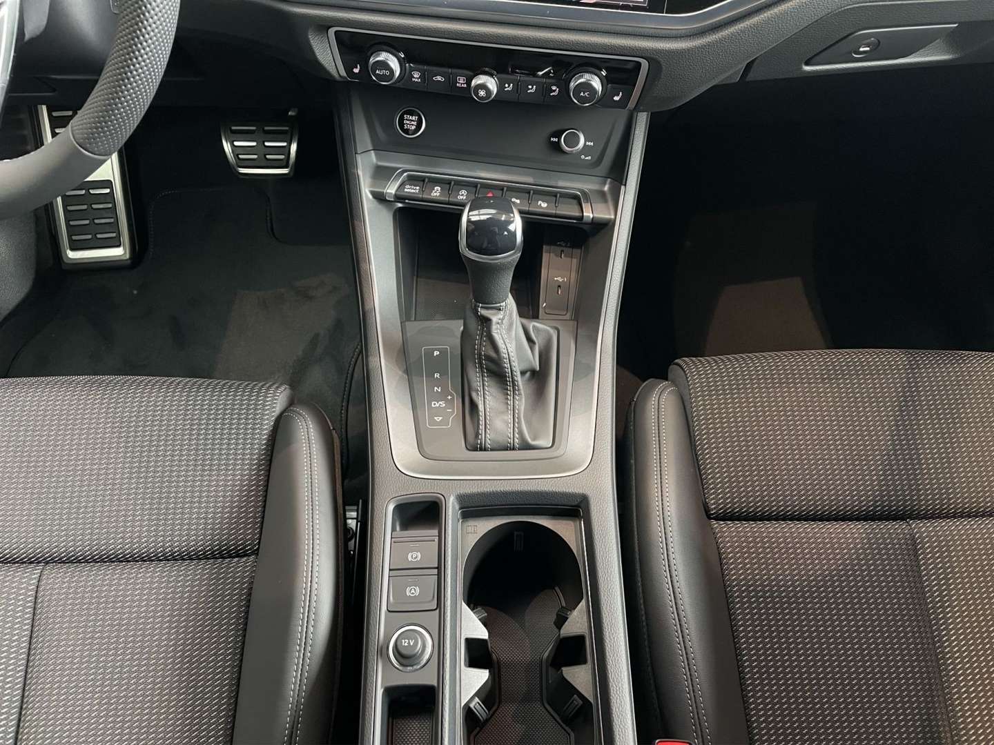 Audi Q3 S Line 35 TFSI - 2025 - Joinsteer - #12