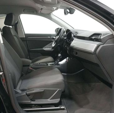 Audi Q3 35 TFSI — photo 26