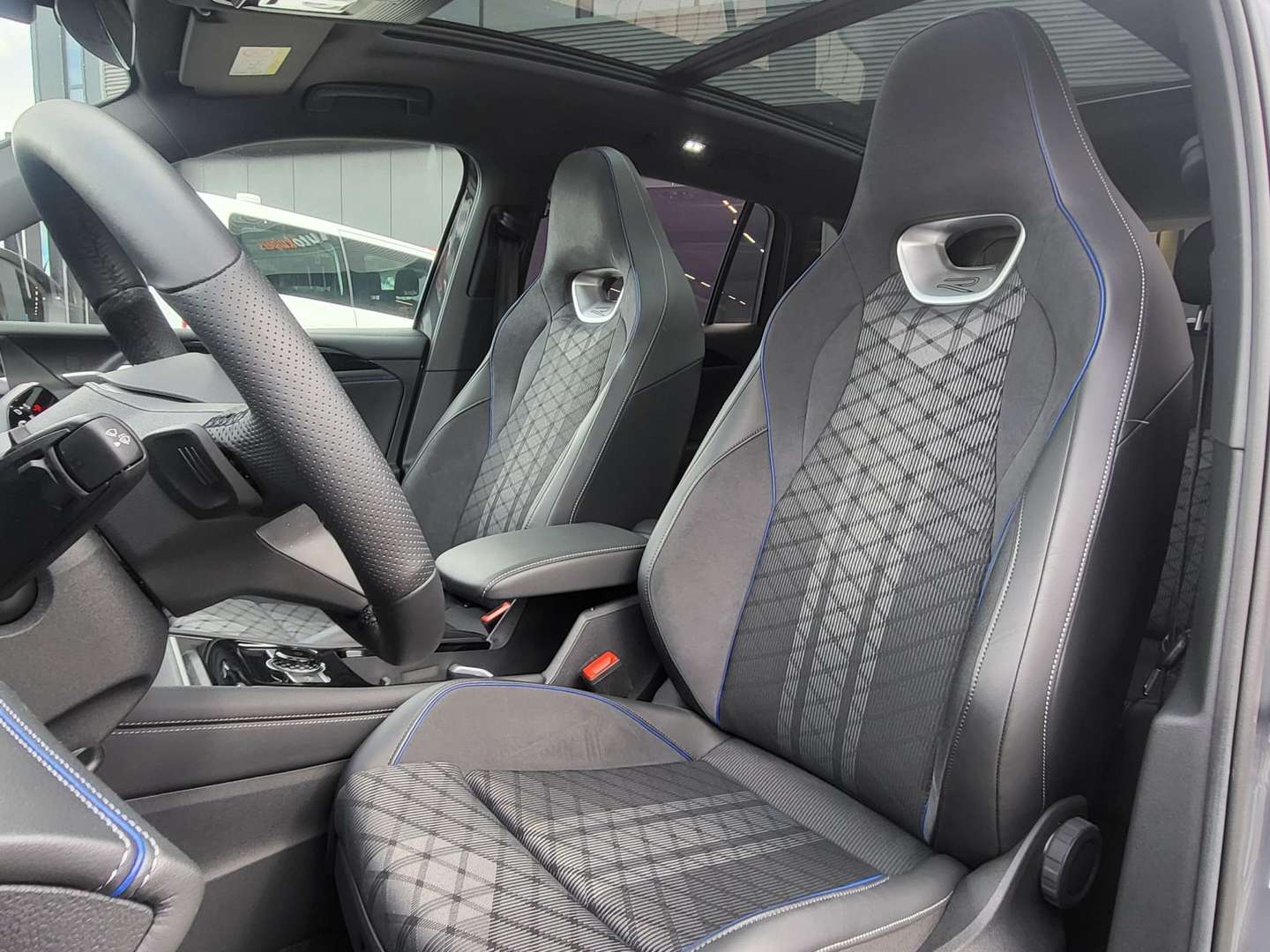 Volkswagen TIGUAN ETSI R-Line Edition - 2025 - Joinsteer - #13