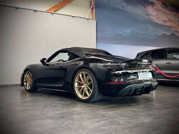 Porsche 718 Boxster Spyder — photo 11