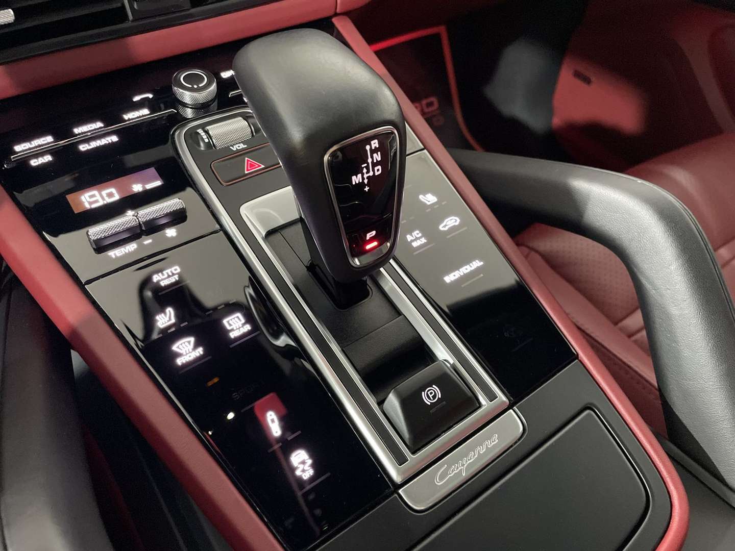 Porsche Cayenne II E-Hybrid Platinum Edition - 2023 - Joinsteer - #25