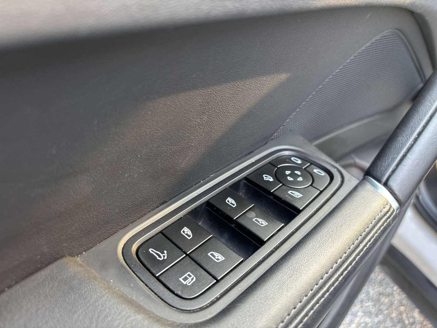 Porsche Cayenne II E-Hybrid Platinum Edition - 2023 - Joinsteer - #6