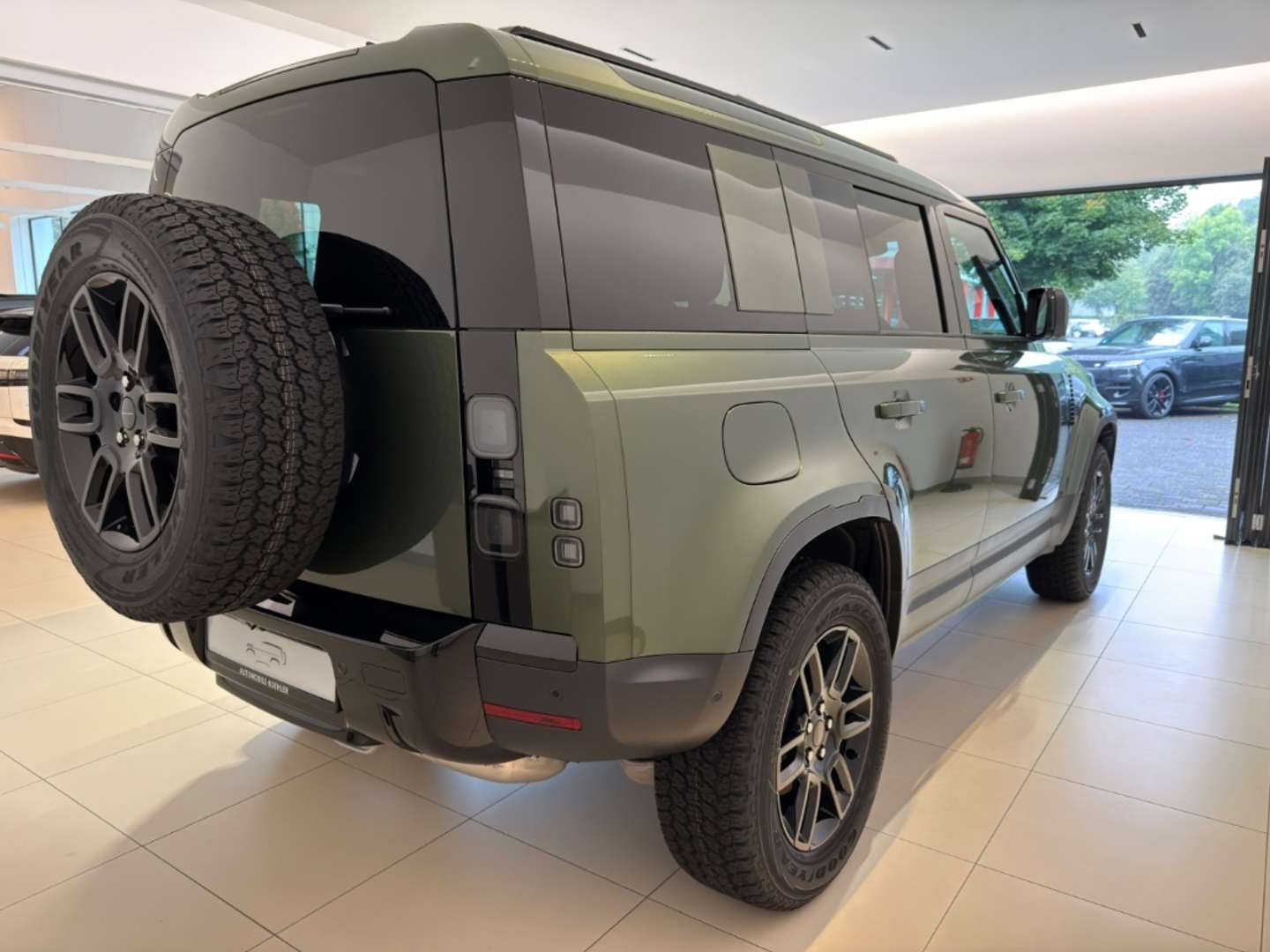 Land Rover Defender 110 D250 S LUFTFEDERUNG 19' ACC WKP AHK - 2026 - Joinsteer - #4
