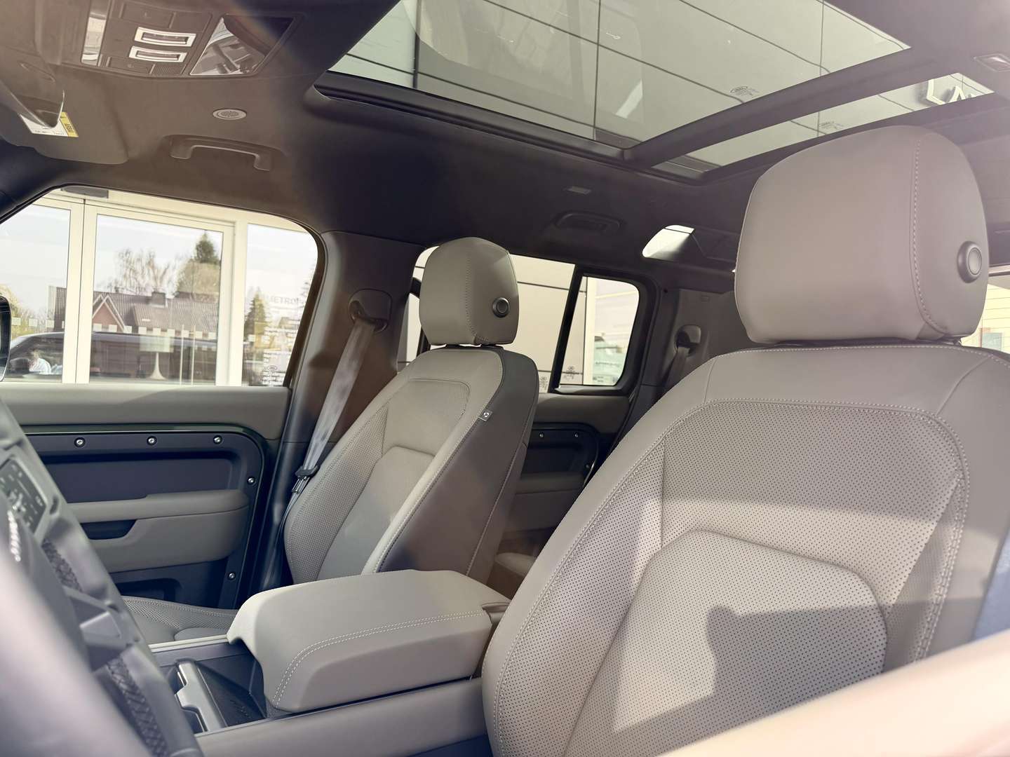 Land Rover Defender P300e URBAN - 2026 - Joinsteer - #5