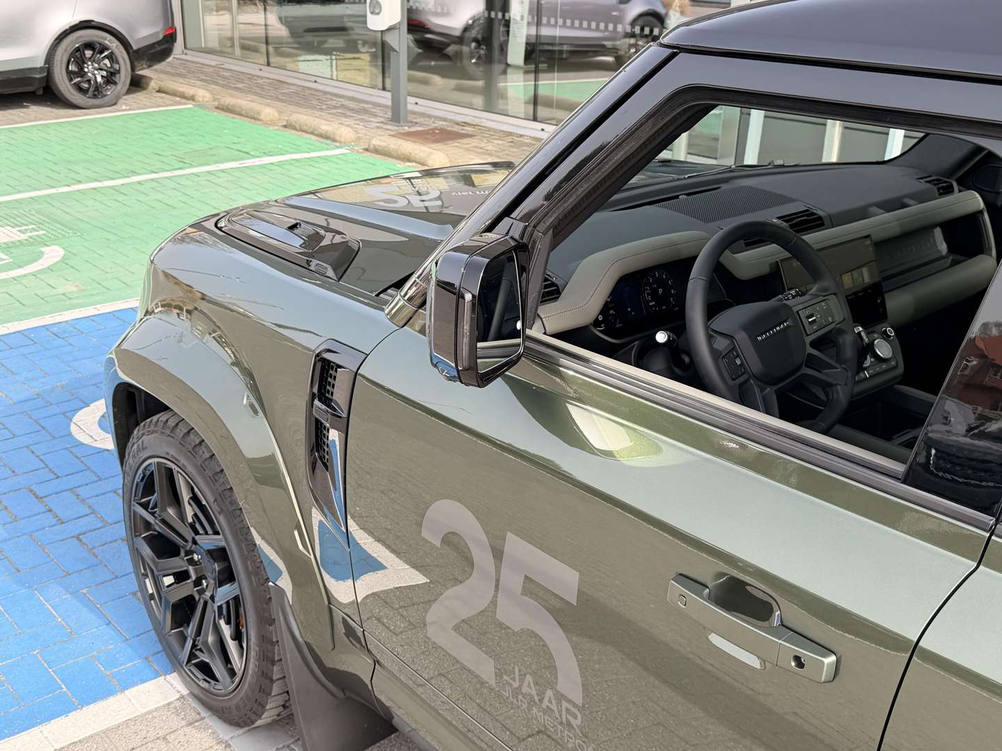 Land Rover Defender P300e URBAN - 2026 - Joinsteer - #11