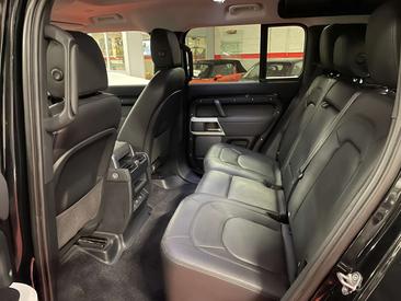 Land Rover Defender — photo 11
