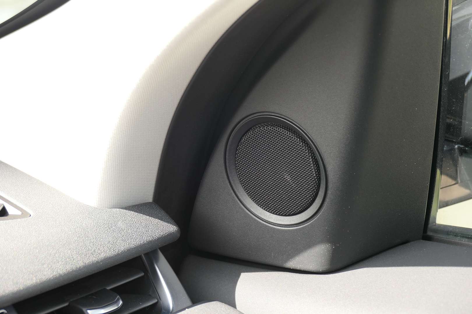 Land Rover Discovery Sport P300e SE AWD Auto 23.5MY - 2023 - Joinsteer - #17