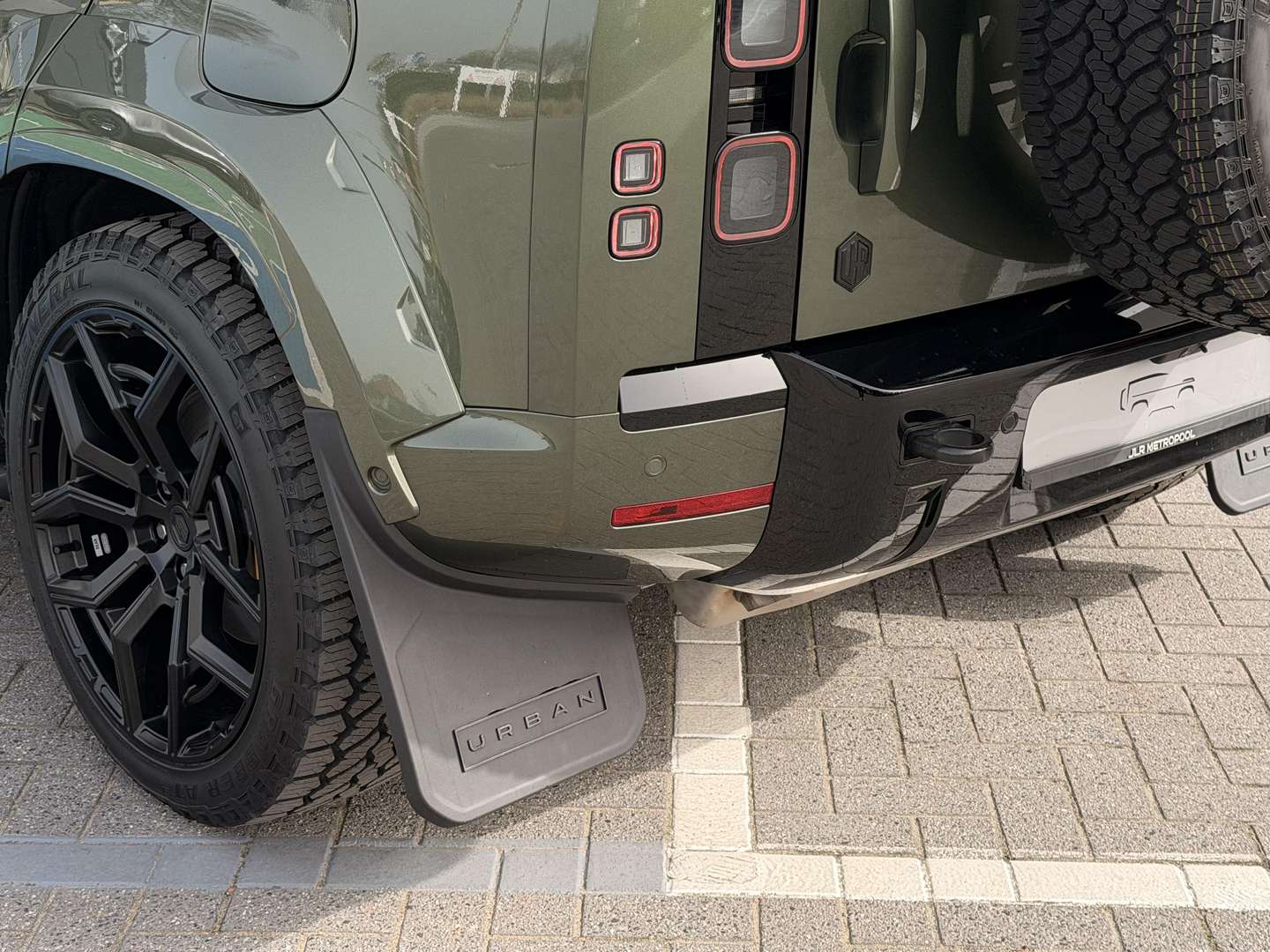 Land Rover Defender P300e URBAN - 2026 - Joinsteer - #18