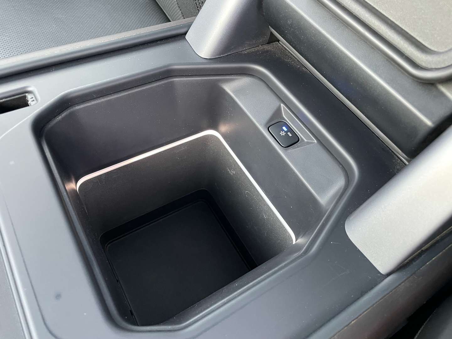 Land Rover Defender 90 X-Dynamic HSE/PDC+CAM/Pano 3.0D MHEV D300 - 2022 - Joinsteer - #19