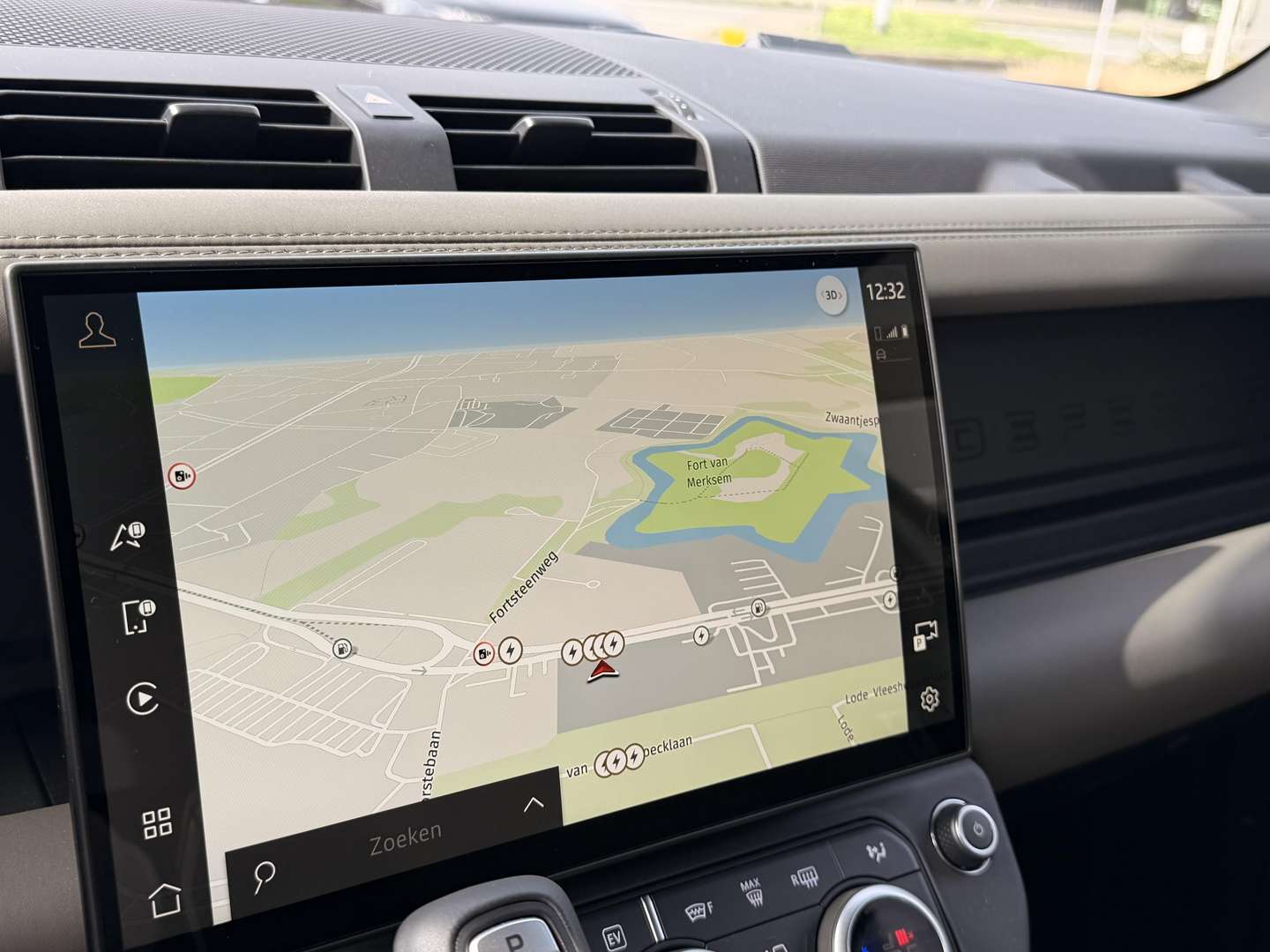 Land Rover Defender P300e URBAN - 2026 - Joinsteer - #23