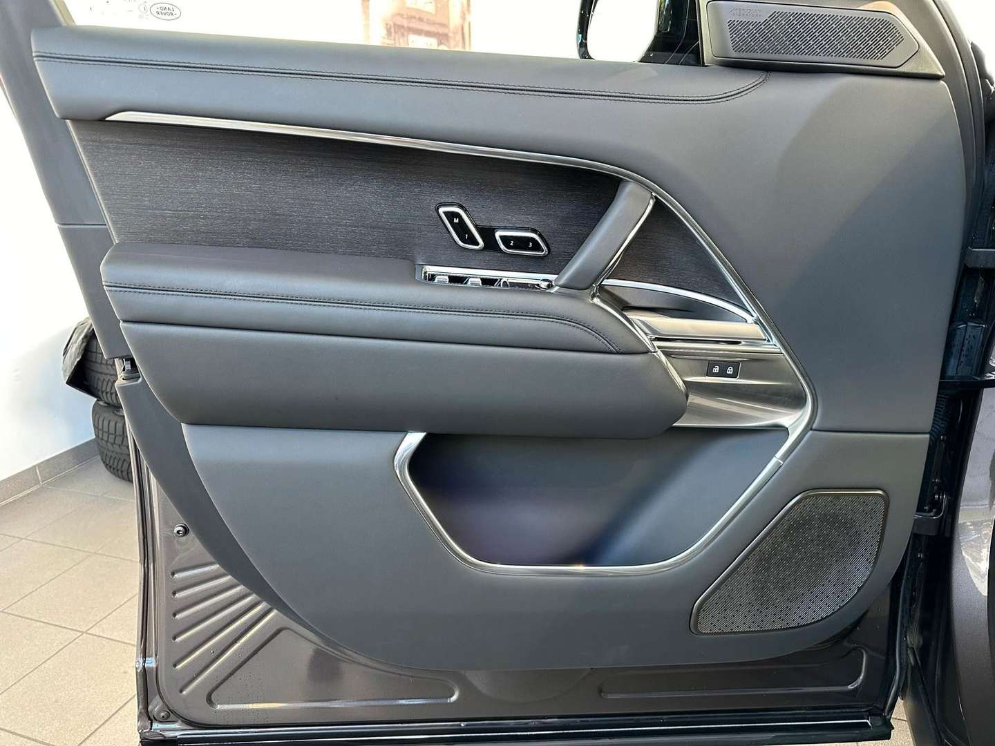 Land Rover Range Rover Autobiography P550e - 2024 - Joinsteer - #9