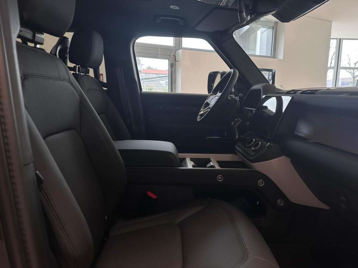 Land Rover Defender 110 X-Dynamic SE Awd 3.0d I6 Mhev 200cv Auto - 2026 - Joinsteer - #4