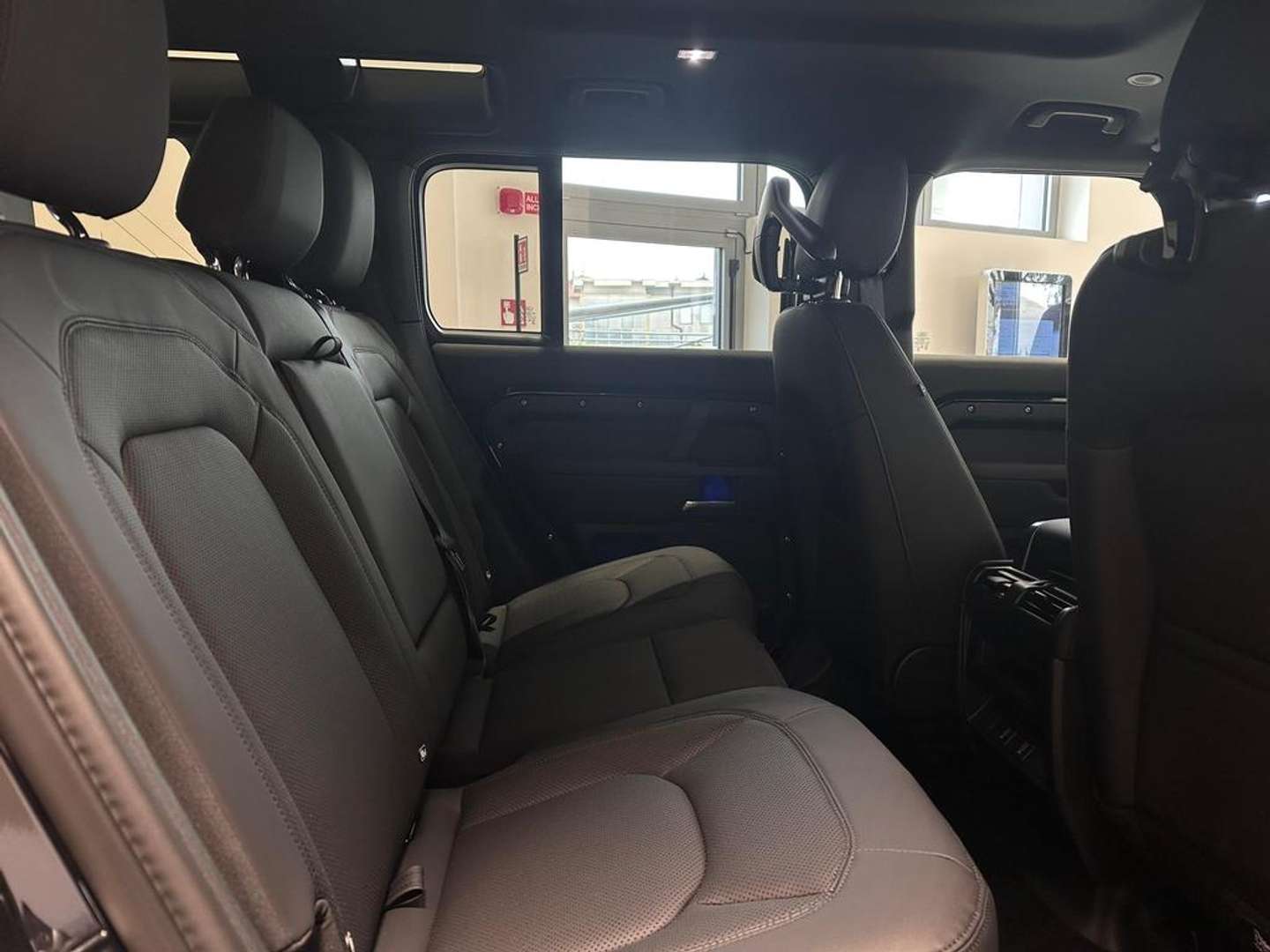 Land Rover Defender 110 X-Dynamic SE Awd 3.0d I6 Mhev 200cv Auto - 2026 - Joinsteer - #5