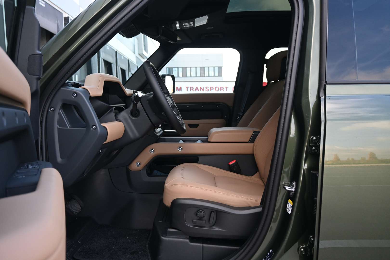 Land Rover Defender 110 X-Dynamic HSE 2.0 P300e - 2025 - Joinsteer - #2