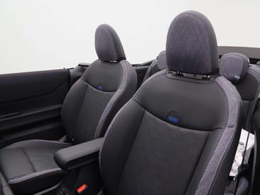 Mini Cabrio Classic Cooper — photo 22
