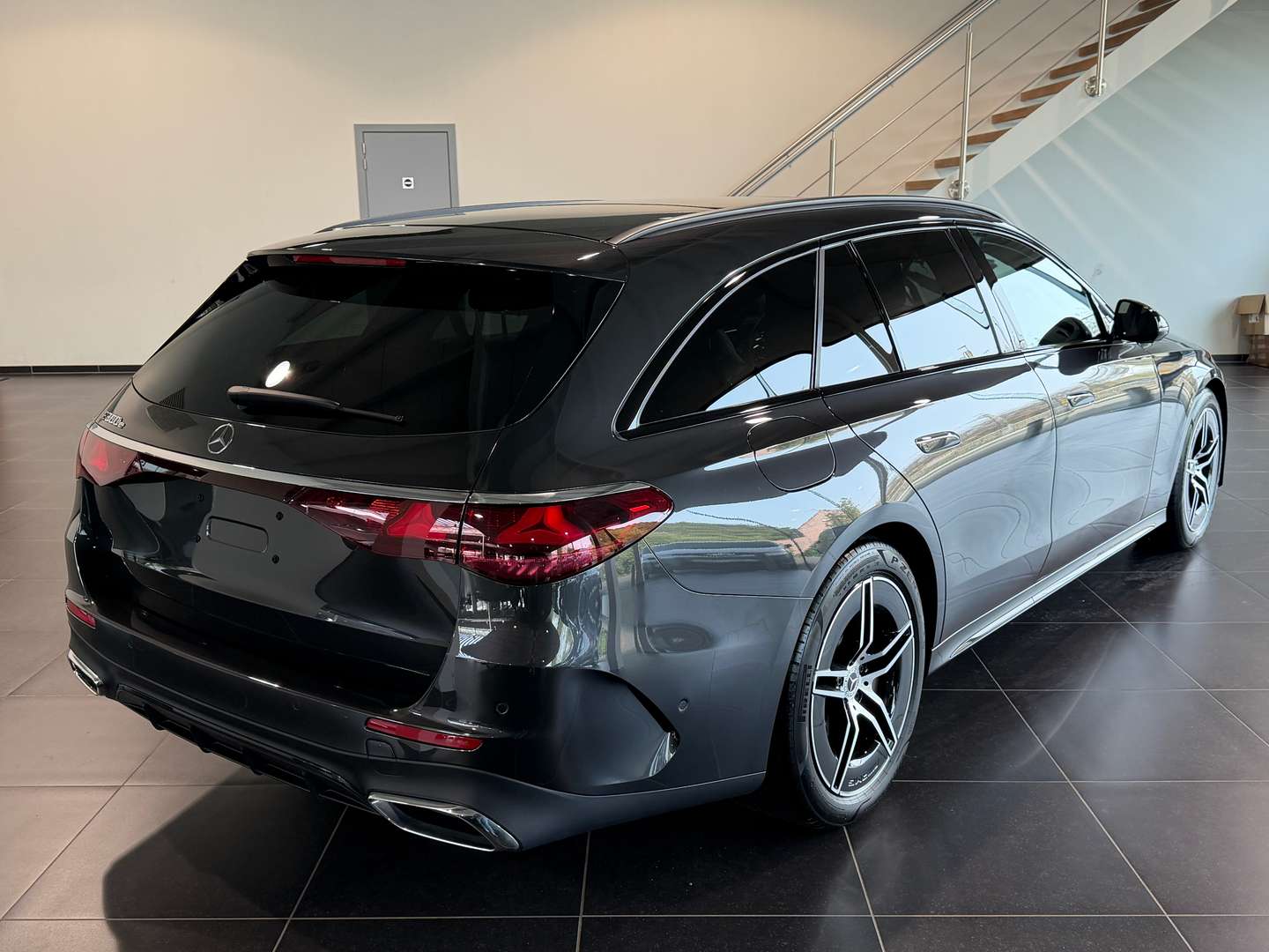 Mercedes Classe E Break 300 AMG Line - 2024 - Joinsteer - #3