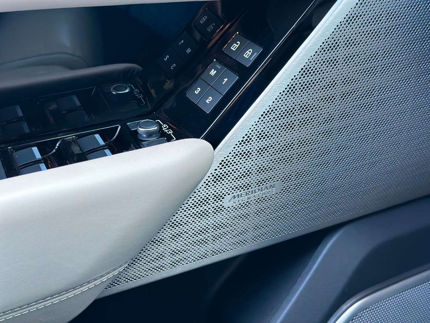 Land Rover Range Rover Velar R-Dynamic HSE - 2021 - Joinsteer - #15