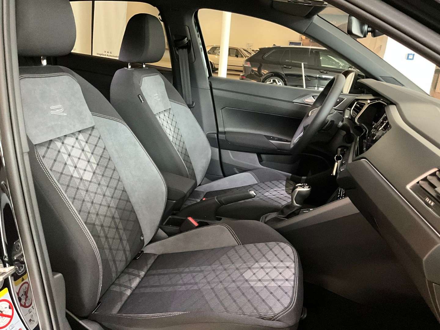 Volkswagen Taigo R-Line - 2025 - Joinsteer - #9