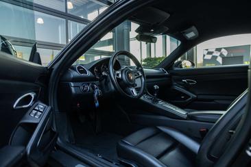 Porsche 718 Cayman Base Style Edition — photo 11