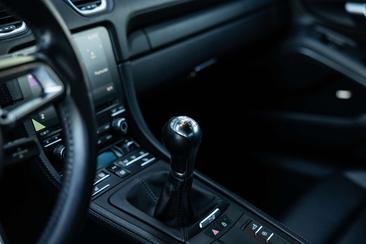 Porsche 718 Cayman Base Style Edition — photo 21