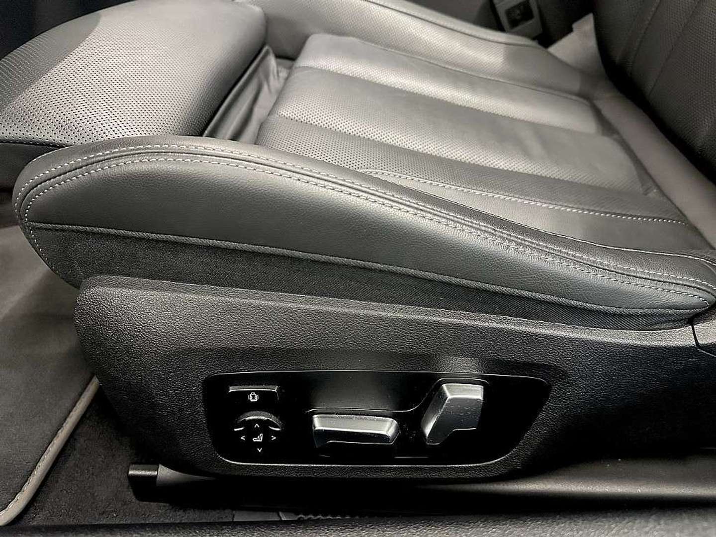 BMW Série 8 Cabriolet M850i XDrive - 2019 - Joinsteer - #19