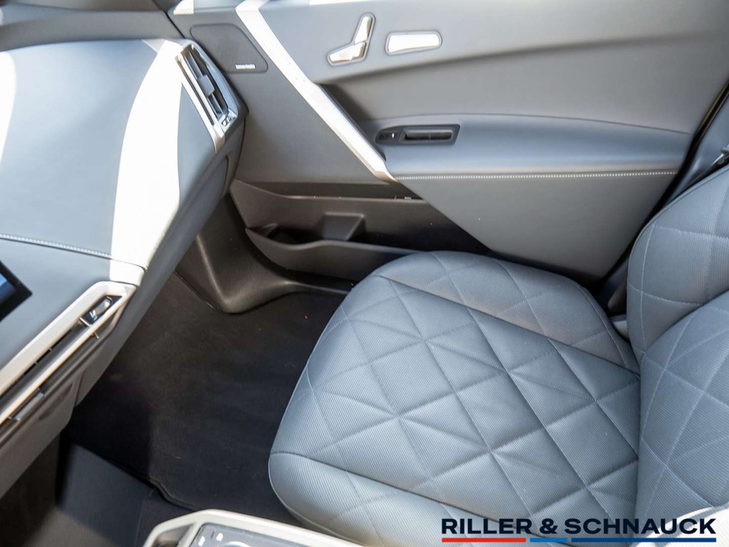 BMW IX XDrive40 - 2024 - Joinsteer - #15