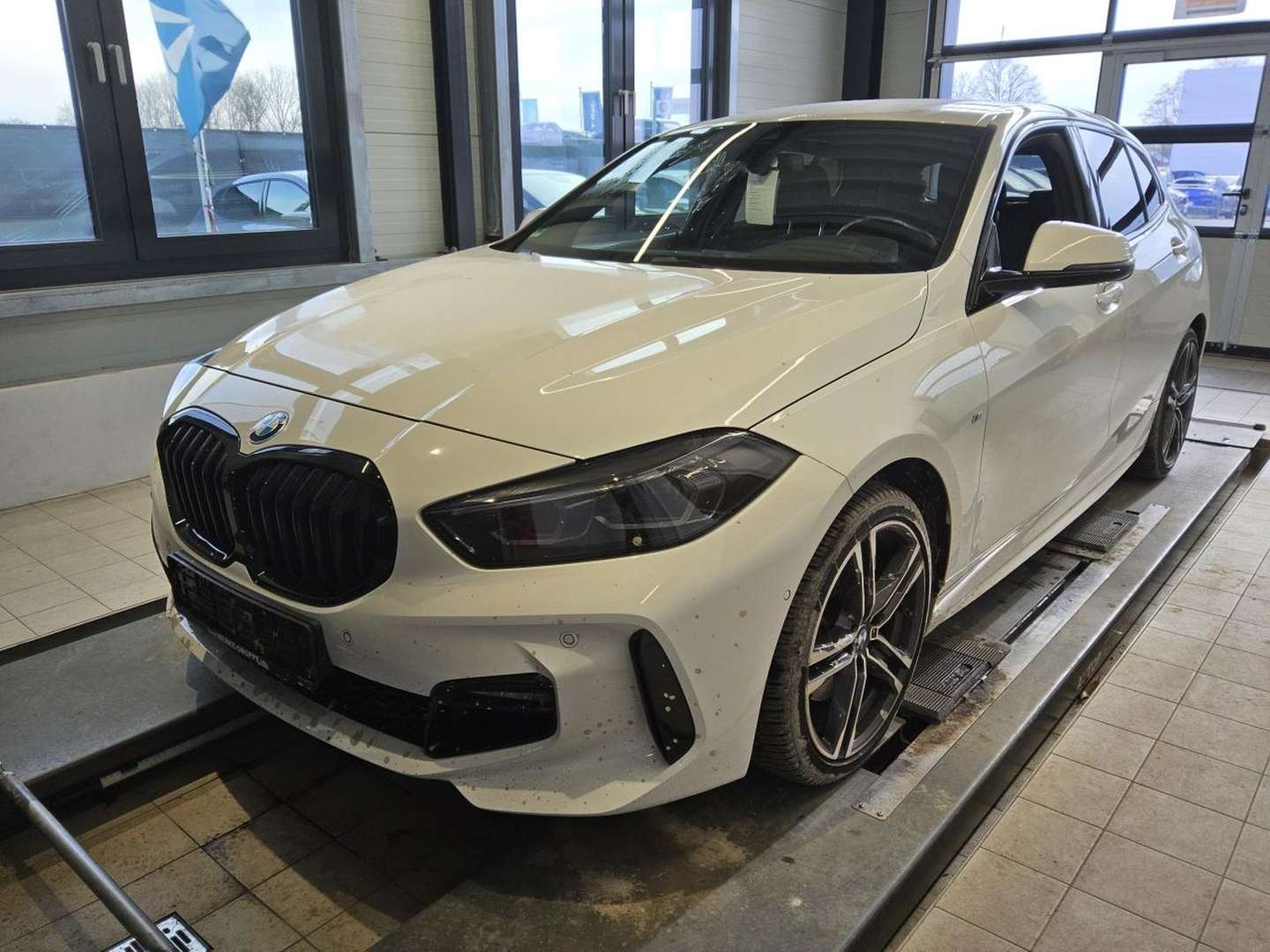 BMW 118i M Sport - 2023 - Joinsteer - #1