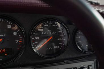 Porsche 964 CARRERA 4 — photo 10